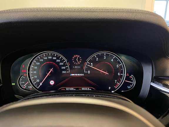BMW M550i 11 of 29
