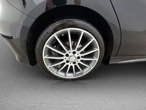 Mercedes-Benz A180 28 of 30