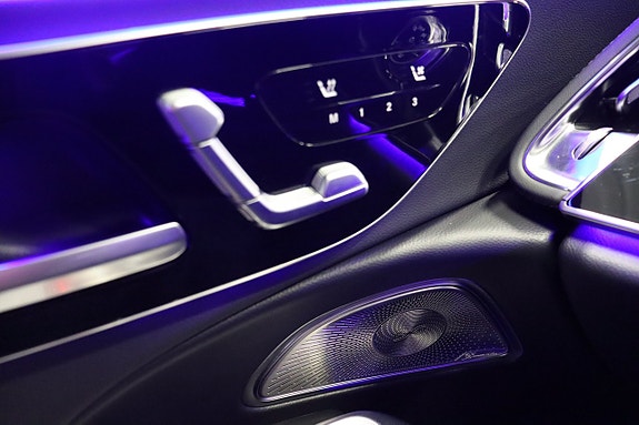 Mercedes-Benz E400 e 27 of 30
