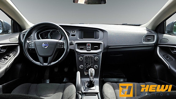Volvo V40 7 of 14