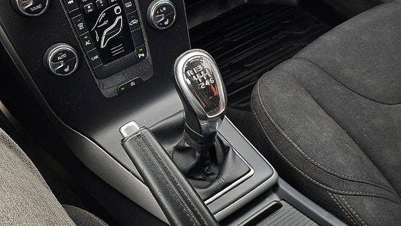 Volvo V40 13 of 14