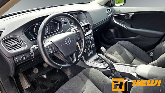 Volvo V40 6 of 14