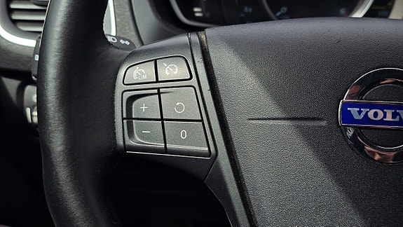 Volvo V40 11 of 14