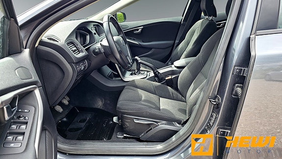 Volvo V40 5 of 5
