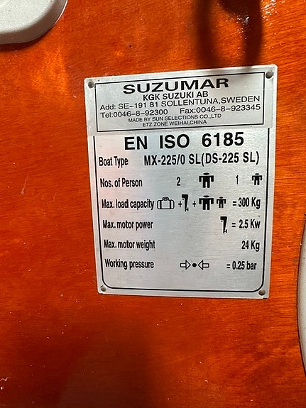 Gummibåt + Suzuki 2,5 hk fyrtaktsmotor – Nyskick 4 of 4