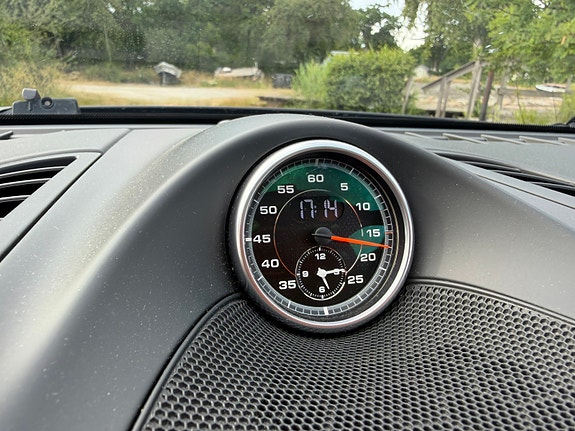 Porsche Cayenne Turbo 12 of 17