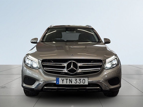 Mercedes-Benz GLC220 d 2 of 5