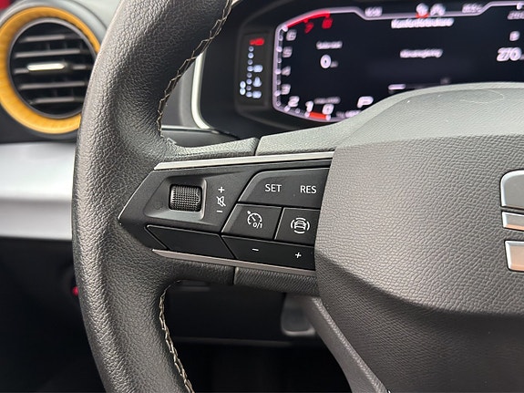 Seat Arona 13 of 26