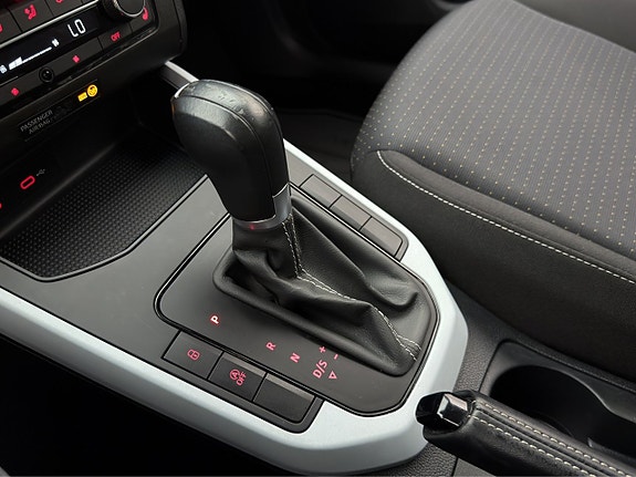 Seat Arona 19 of 26