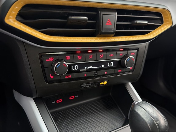 Seat Arona 18 of 26