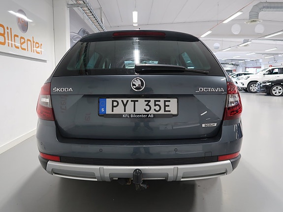 Skoda Octavia Scout 7 of 30