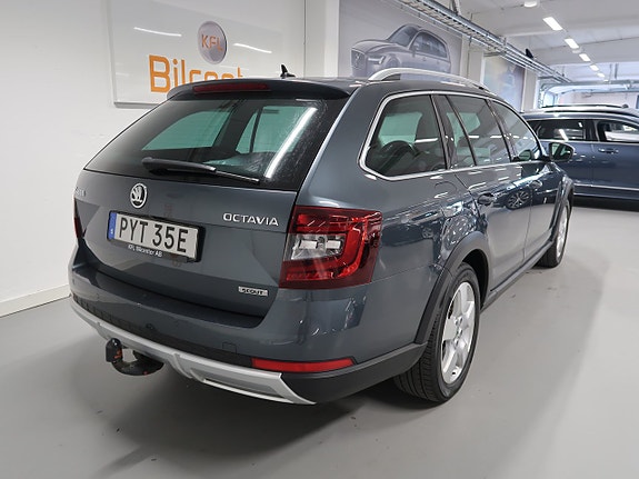 Skoda Octavia Scout 6 of 30
