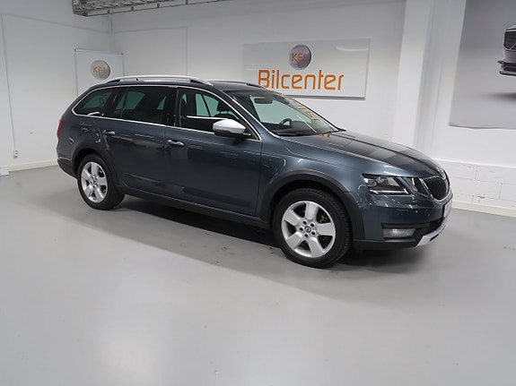 Skoda Octavia Scout 4 of 30