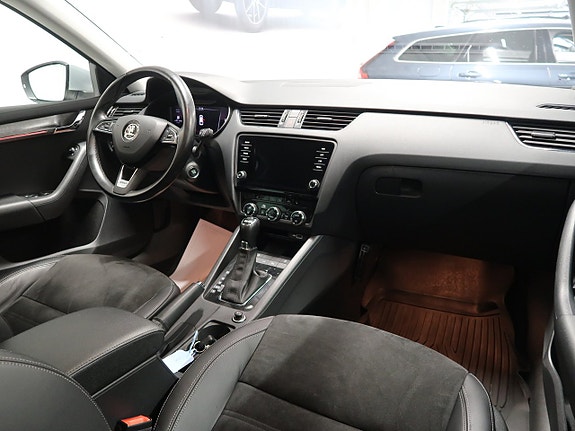 Skoda Octavia Scout 19 of 30