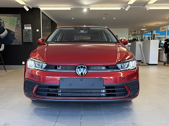 Volkswagen Polo 2 of 5
