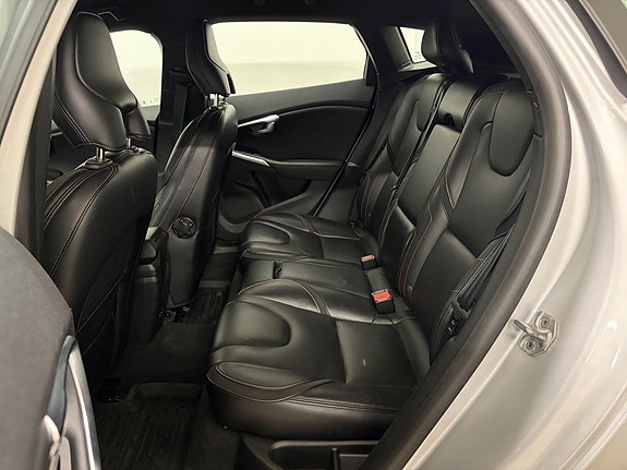 Volvo V40 9 of 13