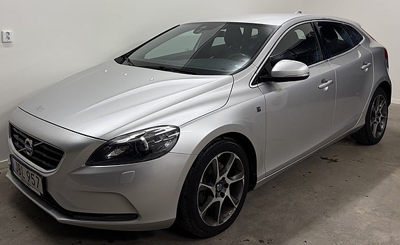 Volvo V40 4 of 5