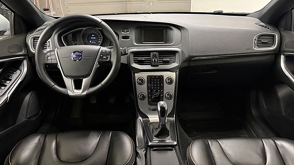 Volvo V40 6 of 13