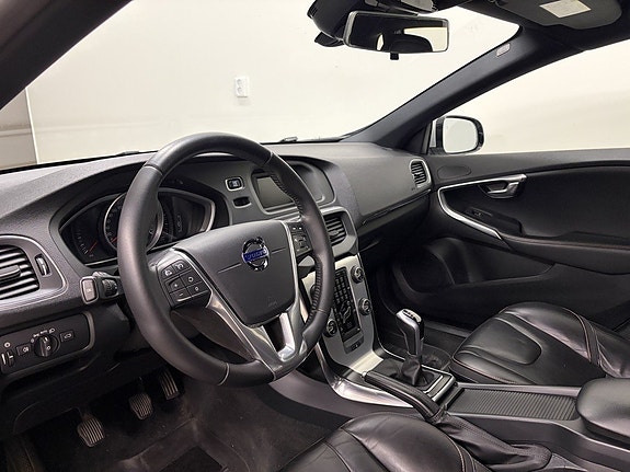 Volvo V40 7 of 13