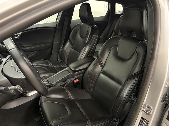 Volvo V40 8 of 13