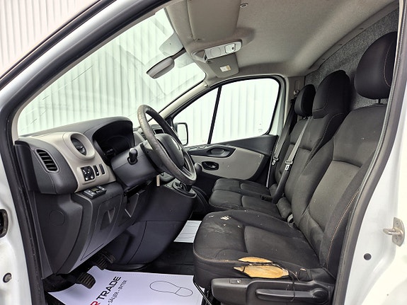 Renault Trafic 12 of 21