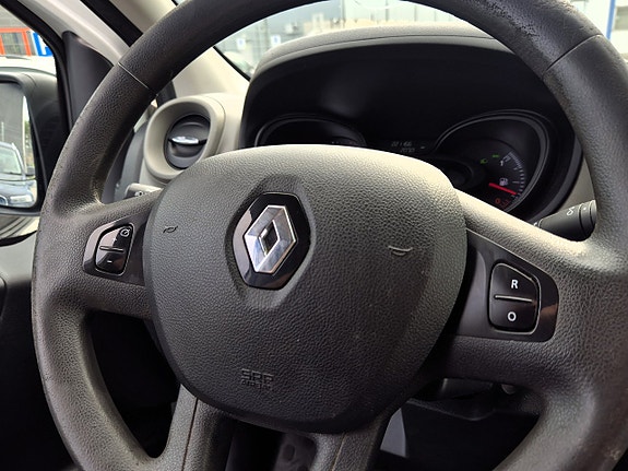 Renault Trafic 18 of 21