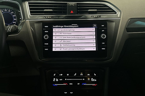 Volkswagen Tiguan 14 of 21