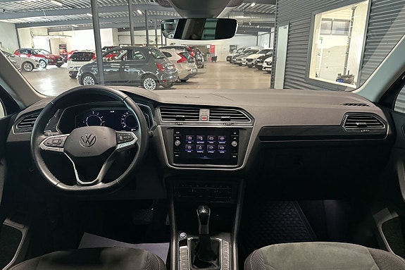 Volkswagen Tiguan 8 of 21