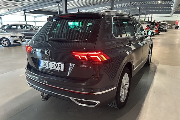 Volkswagen Tiguan 4 of 5