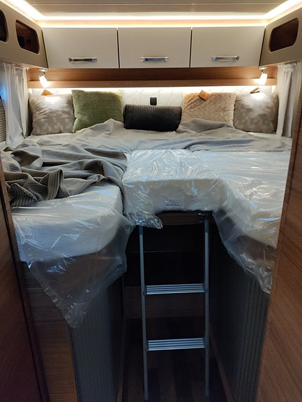 Weinsberg CaraCompact 600 MEG Pepper Black Edition 799.999:- NY Husbil 18 of 26