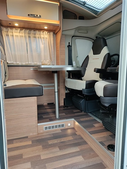 Weinsberg CaraCompact 600 MEG Pepper Black Edition 799.999:- NY Husbil 11 of 26