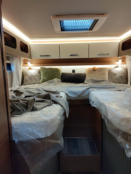 Weinsberg CaraCompact 600 MEG Pepper Black Edition 799.999:- NY Husbil 17 of 26