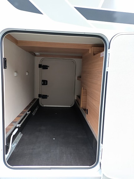 Weinsberg CaraCompact 600 MEG Pepper Black Edition 799.999:- NY Husbil 7 of 26
