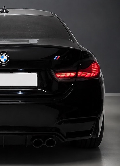 BMW M4 4 of 5
