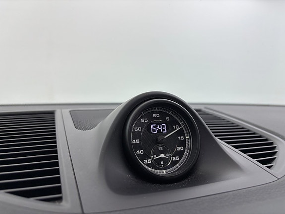 Porsche Macan 23 of 29