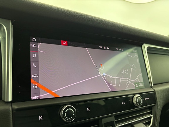 Porsche Macan 27 of 29