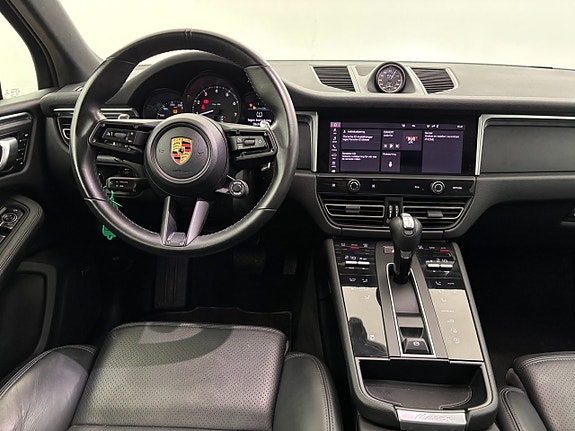 Porsche Macan 21 of 29