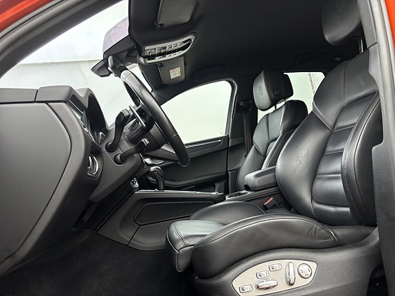 Porsche Macan 14 of 29