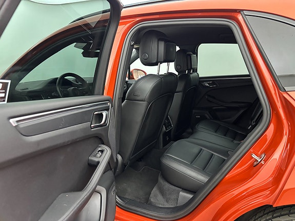 Porsche Macan 15 of 29