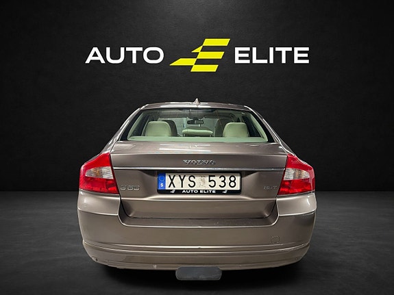 Volvo S80 4 of 5