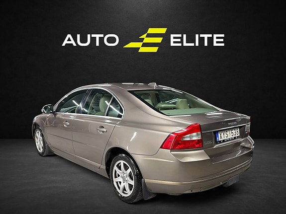 Volvo S80 3 of 5