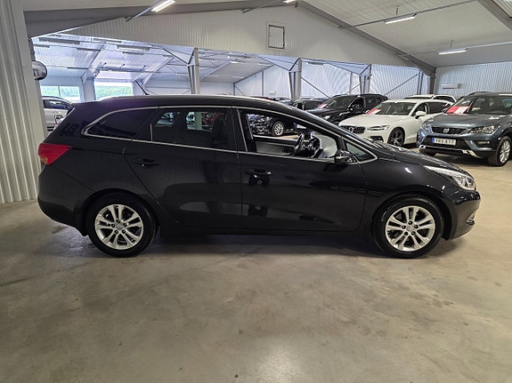 Kia Ceed 3 of 5