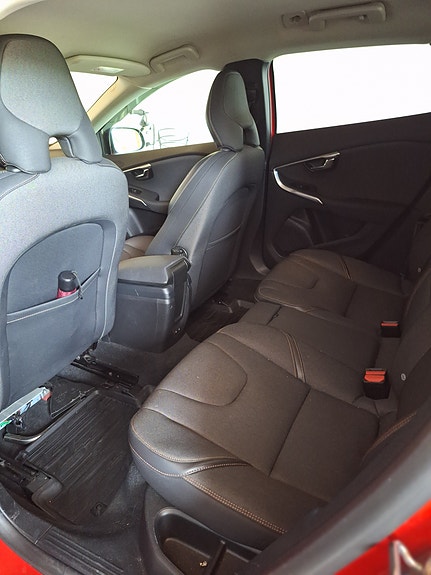 Volvo V40 Cross Country 8 of 8