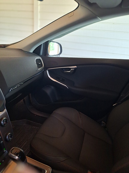 Volvo V40 Cross Country 7 of 8
