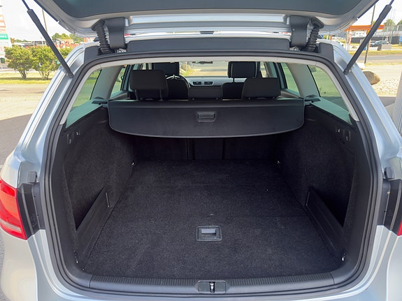 Volkswagen Passat 6 of 15