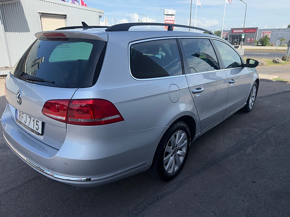 Volkswagen Passat 5 of 15