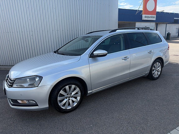 Volkswagen Passat 3 of 15