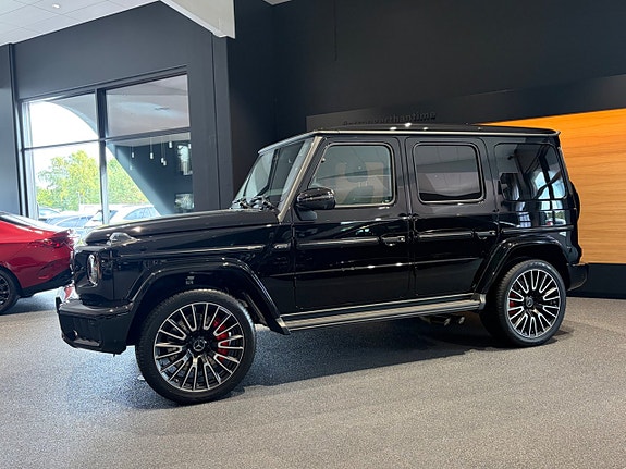 Mercedes-Benz G63 2 of 11