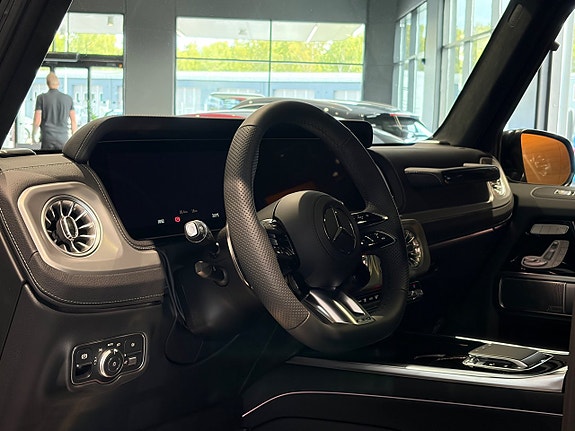 Mercedes-Benz G63 8 of 11