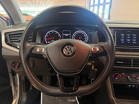 Volkswagen Polo 19 of 23